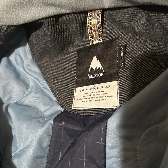 Burton snowboard jacket - Picture 3 of 3